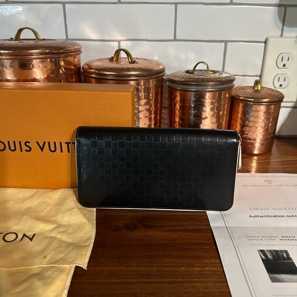 Louis Vuitton black wallet with dust bag COA and box - Picture 8 of 16